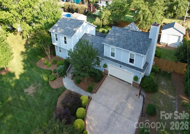 Photo 2 of Single family home for sale at 1641 Brook Dr, Fort Mill, SC 29708 | MLS# 4396674 | Listing updated on 2026-09-03