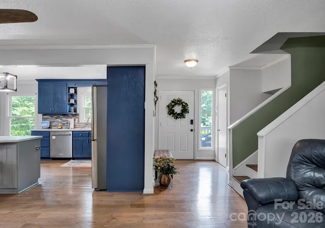 Photo 4 of Single family home for sale at 1641 Brook Dr, Fort Mill, SC 29708 | MLS# 4396674 | Listing updated on 2026-10-17