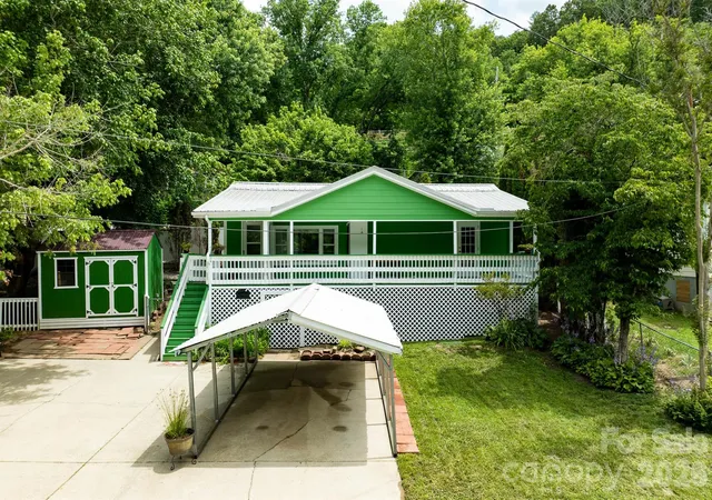 Homes for sale in Marshall, NC | 389 Rollins Rd, Marshall, NC 28753 | MLS# 4396683