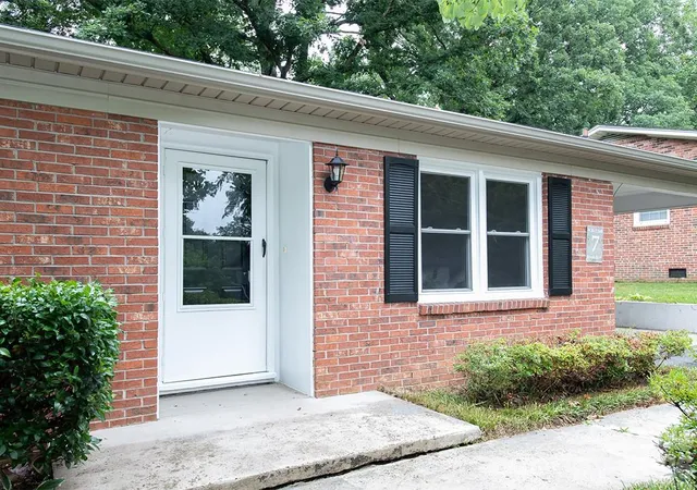 Photo 4 of Single family home for sale at 7 Brookshire St Ext, Asheville, NC 28803 | MLS# 4396691 | Listing updated on 2026-09-21