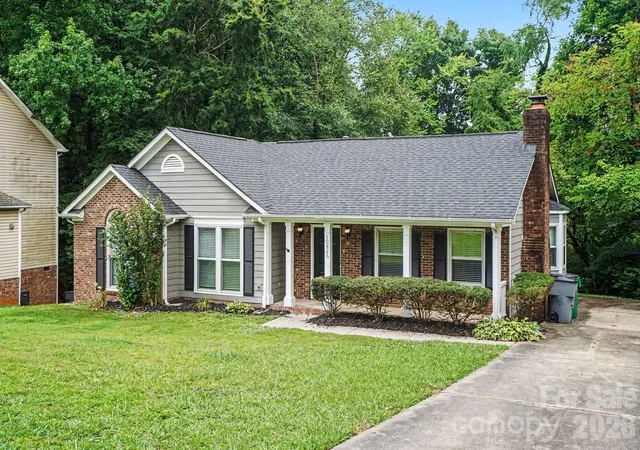 Photo 2 of Single family home for sale at 10826 Hunters Tr Ct, Charlotte, NC 28262 | MLS# 4396694 | Listing updated on 2026-08-13
