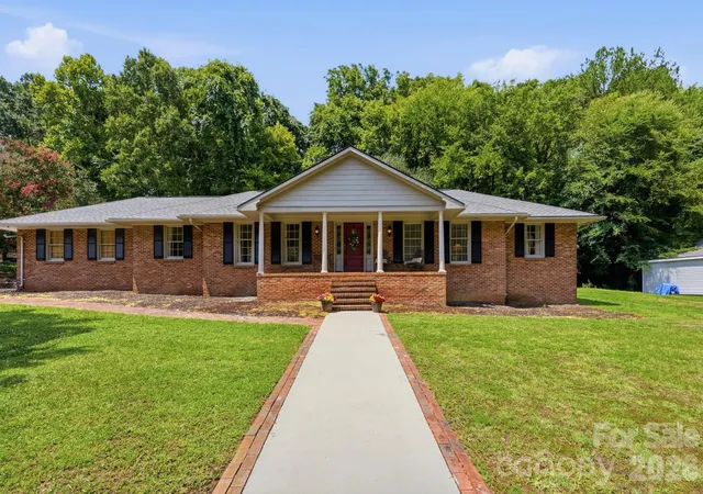 Photo 2 of Single family home for sale at 185 Hillcrest Ave Se, Concord, NC 28025 | MLS# 4396702 | Listing updated on 2026-08-23