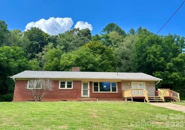 Photo 1 of Single family home for sale at 169 Double Is Rd, Burnsville, NC 28714 | MLS# 4396716 | Listing updated on 2026-08-31