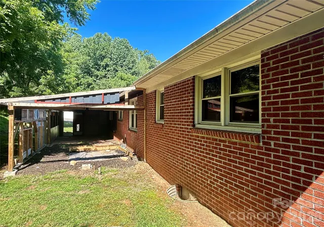 3rd image of 169 Double Island Rd, Burnsville, NC 28714 | MLS# 4396716