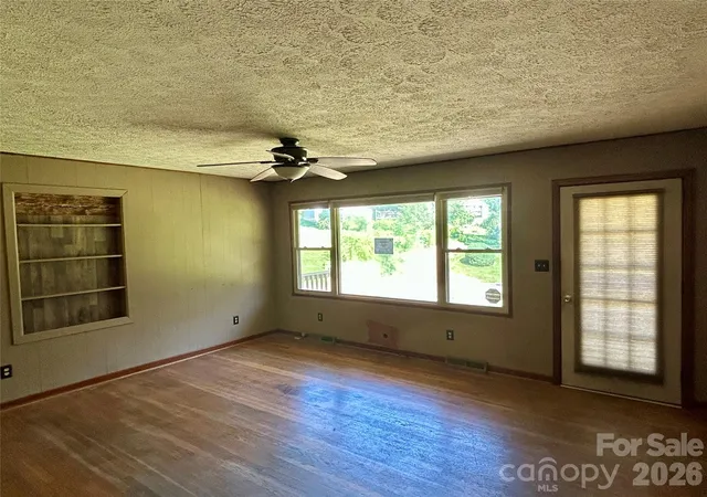 Photo 4 of Single family home for sale at 169 Double Is Rd, Burnsville, NC 28714 | MLS# 4396716 | Listing updated on 2026-08-31