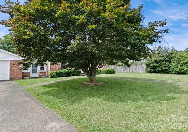 2nd image of 49 Hickory Tree Rd, Asheville, NC 28805 | MLS# 4396718