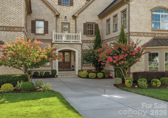Photo 2 of Mansion for sale at 1124 Ladera Dr, Waxhaw, NC 28173 | MLS# 4396719 | Listing updated on 2026-08-06