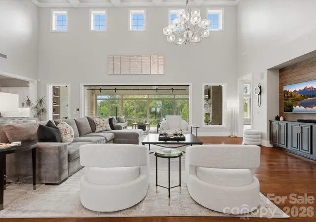 Photo 3 of Mansion for sale at 1124 Ladera Dr, Waxhaw, NC 28173 | MLS# 4396719 | Listing updated on 2026-08-06