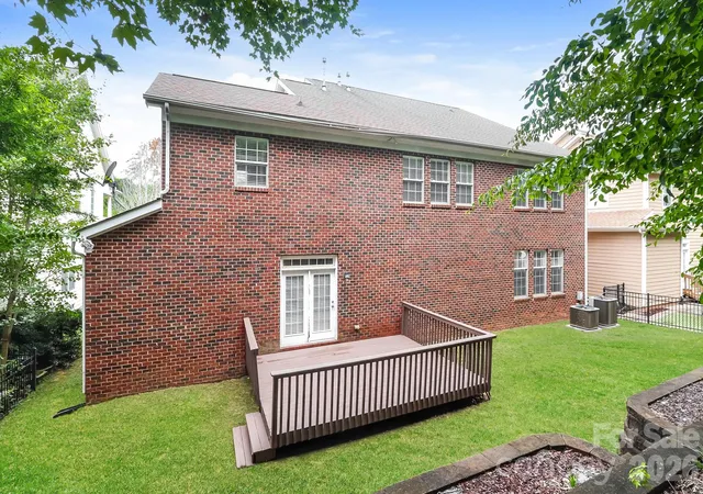 23rd image of 10107 Daufuskie Dr, Charlotte, NC 28278 | MLS# 4396729