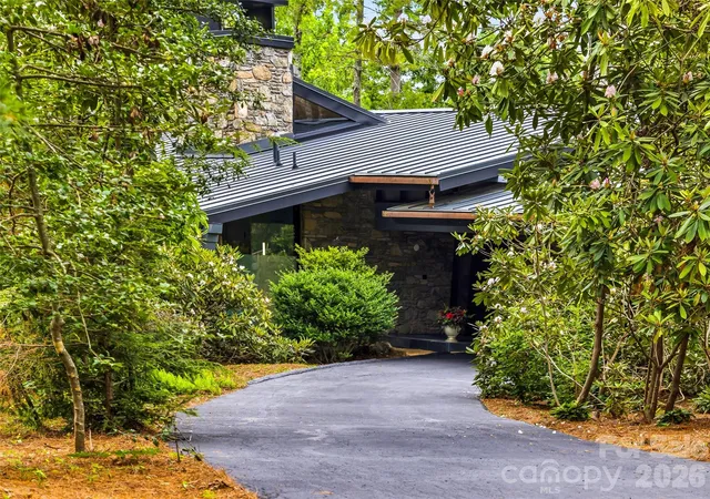 3rd image of 3 Holly Hill Rd, Asheville, NC 28803 | MLS# 4396733