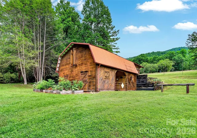 Photo 3 of Single family home for sale at 664 Paxton Crk Rd, Marion, NC 28752 | MLS# 4396742 | Listing updated on 2026-08-31