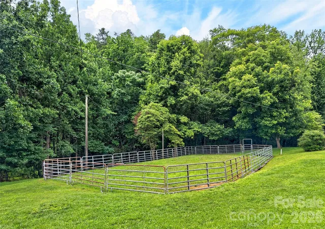 Photo 3 of Single family home for sale at 664 Paxton Crk Rd, Marion, NC 28752 | MLS# 4396742 | Listing updated on 2026-10-16