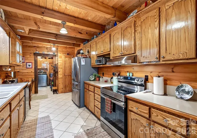 Photo 5 of Single family home for sale at 664 Paxton Crk Rd, Marion, NC 28752 | MLS# 4396742 | Listing updated on 2026-08-31