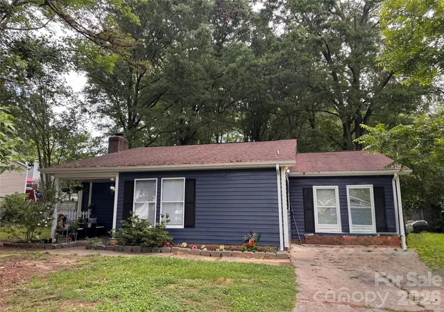 Photo 1 of Single family home for sale at 4509 Gaynelle Dr, Charlotte, NC 28215 | MLS# 4396747 | Listing updated on 2026-07-03