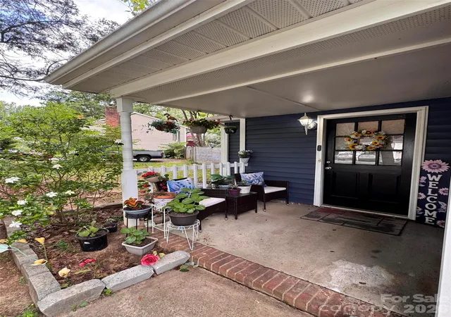 Photo 2 of Single family home for sale at 4509 Gaynelle Dr, Charlotte, NC 28215 | MLS# 4396747 | Listing updated on 2026-07-03