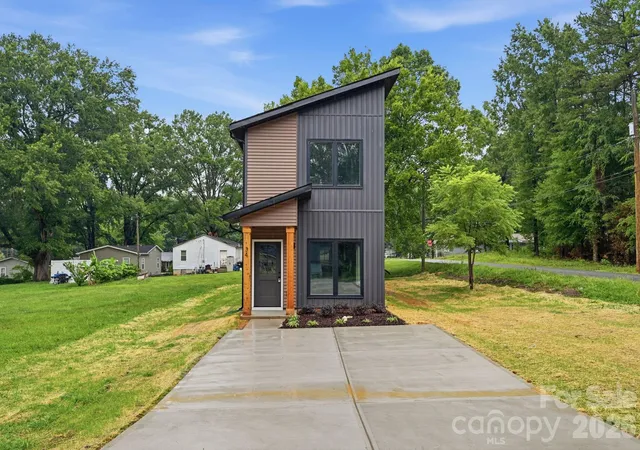 Photo 1 of Single family home for sale at 34 Stricker Ave, Concord, NC 28027 | MLS# 4396748 | Listing updated on 2026-10-13