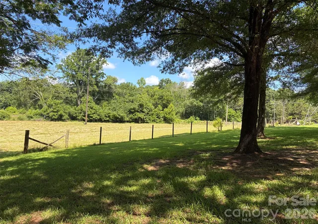 2nd image of 739 W Mt Gallant Ave #1, York, SC 29745 | MLS# 4396769
