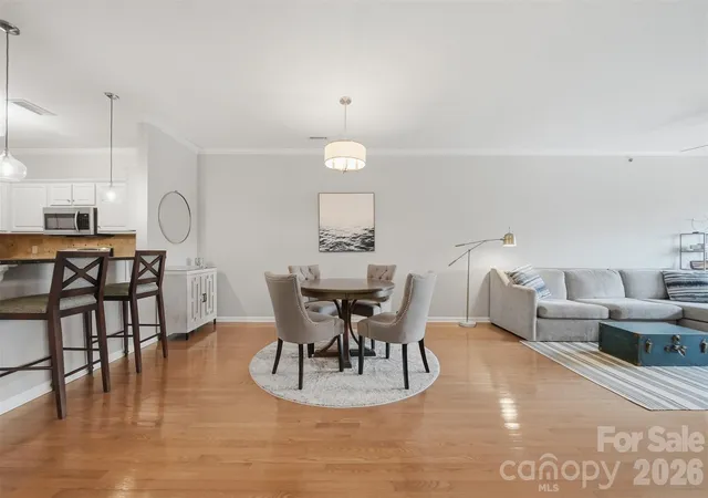 4th image of 1410 4Th Street Dr Nw #304, Hickory, NC 28601 | MLS# 4396782