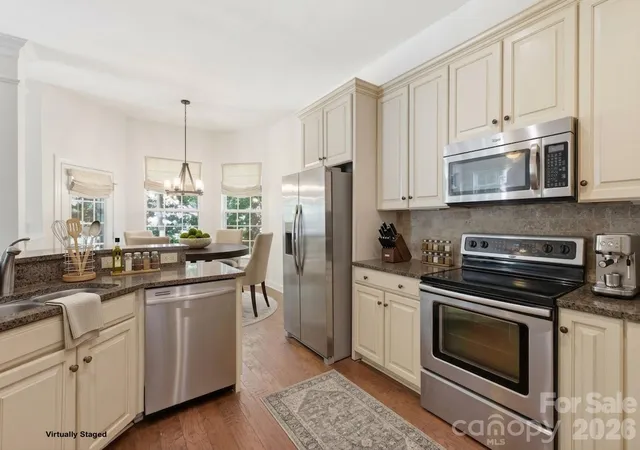 Photo 4 of Single family home for sale at 6832 Charter Hills Rd, Charlotte, NC 28277 | MLS# 4396784 | Listing updated on 2026-10-07
