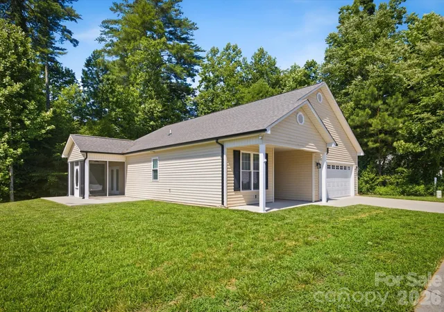 3rd image of 196 Eagles Lndg #31, Morganton, NC 28655 | MLS# 4396795