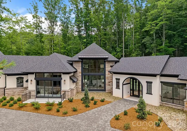 Photo 3 of Mansion for sale at 504 Hollow Trl, Asheville, NC 28803 | MLS# 4396838 | Listing updated on 2026-06-26