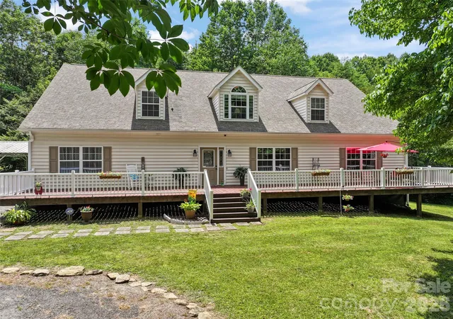 Homes for sale in Waynesville, NC | 165 Sequoyah Dr, Waynesville, NC 28785 | MLS# 4396850