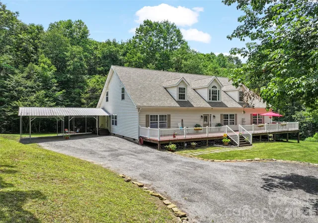 Homes for sale in Waynesville, NC | 165 Sequoyah Dr, Waynesville, NC 28785 | MLS# 4396850