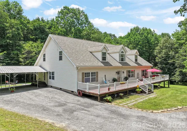 Homes for sale in Waynesville, NC | 165 Sequoyah Dr, Waynesville, NC 28785 | MLS# 4396850