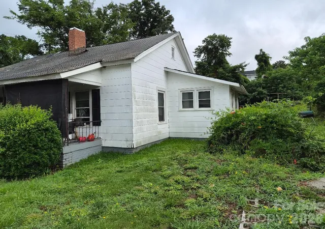Homes for sale in Great Falls, SC | 6 Hampton St, Great Falls, SC 29055 | MLS# 4396864