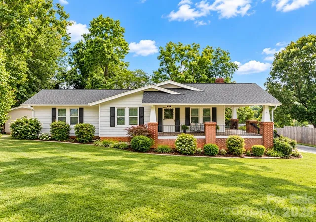 Photo 2 of Single family home for sale at 46 Gilkey St, Marion, NC 28752 | MLS# 4396879 | Listing updated on 2026-09-30