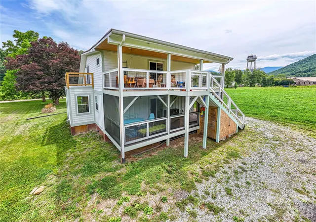 4th image of 16 Riverside Dr, Barnardsville, NC 28709 | MLS# 4396909