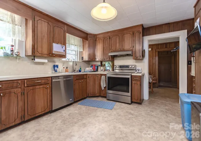 3rd image of 2111 Emmanuel Church Rd, Conover, NC 28613 | MLS# 4396918