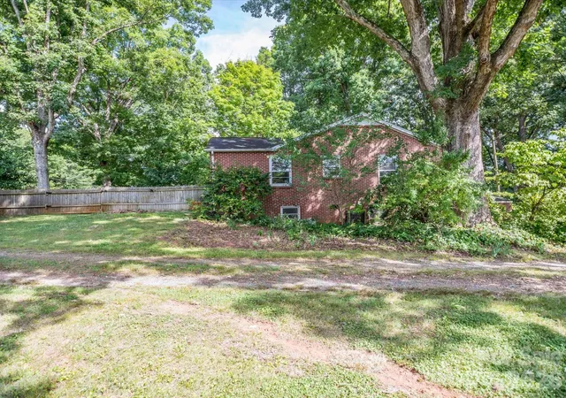 40th image of 2111 Emmanuel Church Rd, Conover, NC 28613 | MLS# 4396918