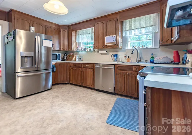 4th image of 2111 Emmanuel Church Rd, Conover, NC 28613 | MLS# 4396918