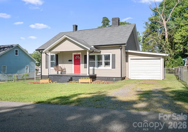 Photo 2 of Single family home for sale at 102 Madora St, Mount Holly, NC 28120 | MLS# 4396928 | Listing updated on 2026-09-28