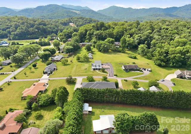 Homes for sale in Canton, NC | 73 Rivercrest Ct, Canton, NC 28716 | MLS# 4396930