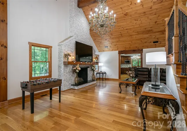 Photo 4 of Single family home for sale at 86 Holiday Dr, Hendersonville, NC 28739 | MLS# 4396947 | Listing updated on 2026-10-06