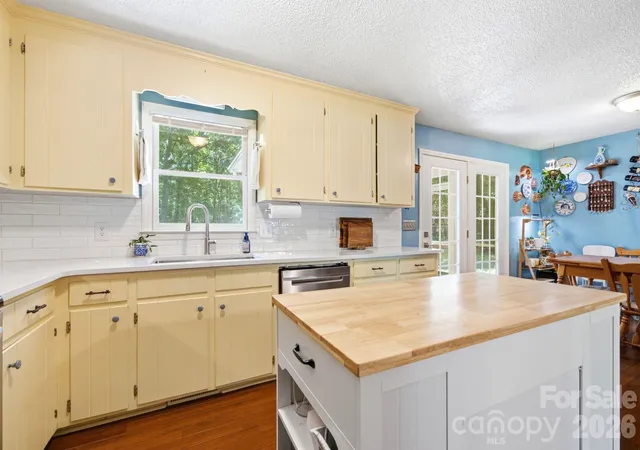 Photo 4 of Single family home for sale at 1949 Ridge Rd, Clover, SC 29710 | MLS# 4396969 | Listing updated on 2026-10-20