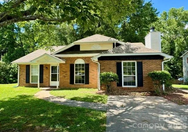 Photo 1 of Single family home for sale at 8029 Glencannon Dr, Charlotte, NC 28227 | MLS# 4396976 | Listing updated on 2026-08-20