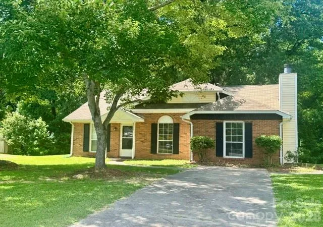 Photo 2 of Single family home for sale at 8029 Glencannon Dr, Charlotte, NC 28227 | MLS# 4396976 | Listing updated on 2026-08-20