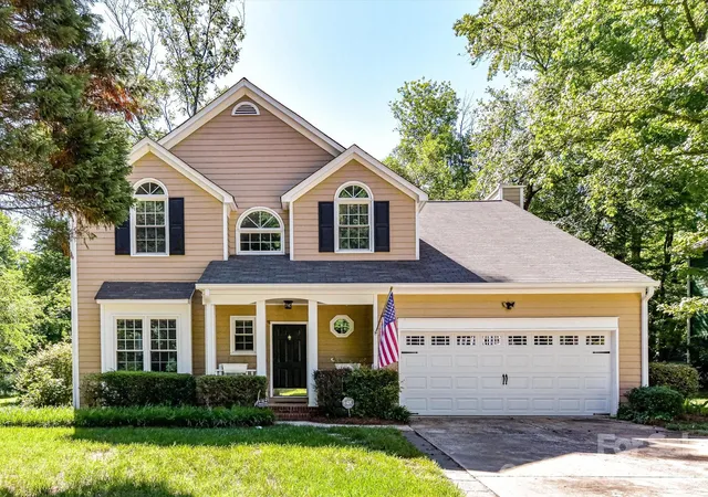 Photo 1 of Single family home for sale at 4411 Poplar Grv Dr, Charlotte, NC 28269 | MLS# 4396983 | Listing updated on 2026-09-10