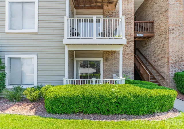 Listing Photo 5 - Condo for sale in building located at 9519 University Ter Dr, Charlotte, NC 28262 - Unit #A