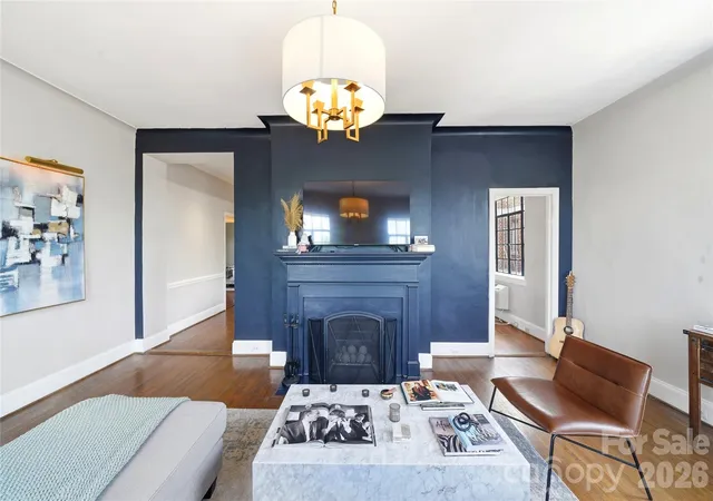 5th image of 301 W 10th St, Newton, NC 28202