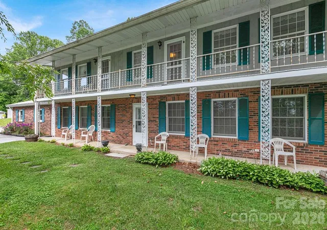 Homes for sale in Brevard, NC | 106 Flora Lina Dr, Brevard, NC 28712 | MLS# 4397002