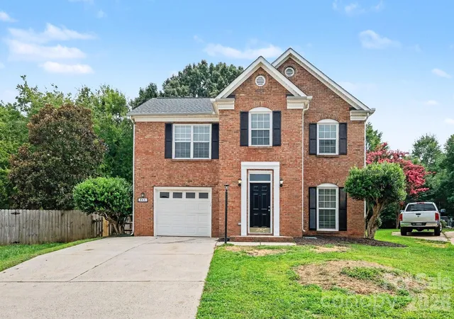 1st image of 8401 Redstone View Dr, Charlotte, NC 28269 | MLS# 4397005