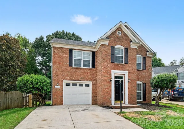 2nd image of 8401 Redstone View Dr, Charlotte, NC 28269 | MLS# 4397005