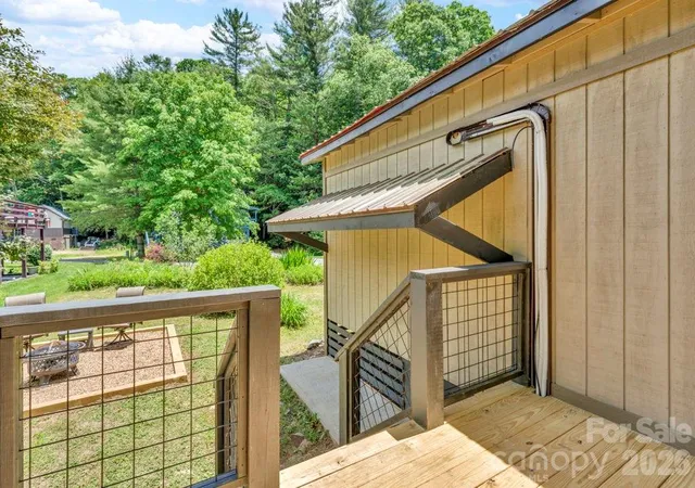 Photo 4 of Single family home for sale at 209 Meadow Loop, Newland, NC 28657 | MLS# 4397008 | Listing updated on 2026-08-21
