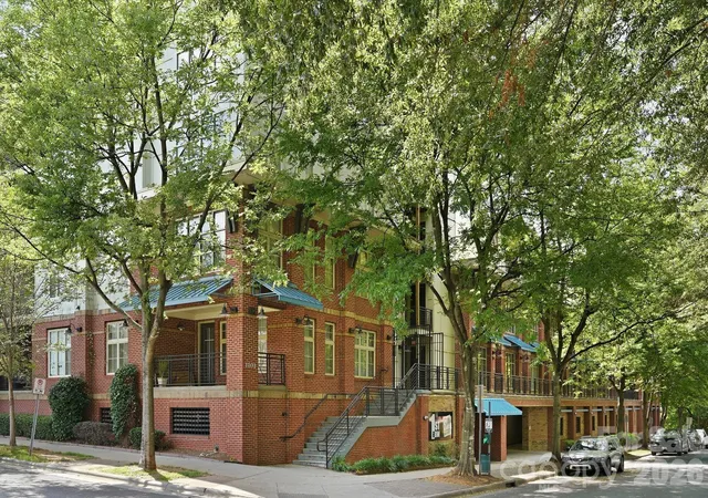 3rd image of 1101 W 1St St #418, Charlotte, NC 28202 | MLS# 4397033