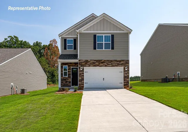 Photo 1 of Sale Pending at 1425 7th Street Dr Ne, Hickory, NC 28601 | MLS# 4397041 | Listing updated on 2026-07-20