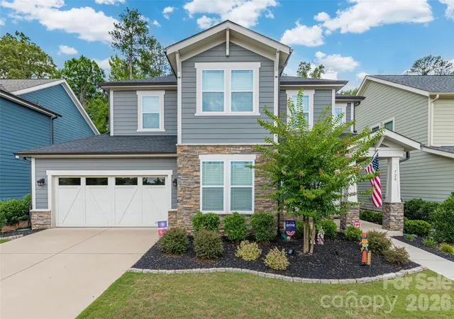 Photo 2 of Single family home for sale at 720 Yellow Jessamine Dr, Clover, SC 29710 | MLS# 4397045 | Listing updated on 2026-08-27